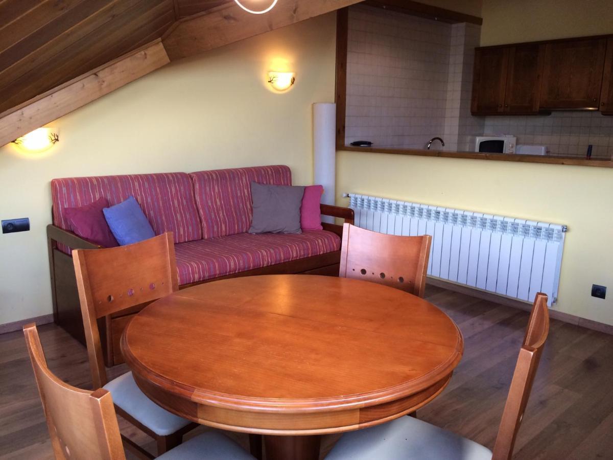 Hotel Roca Alp Bagian luar foto