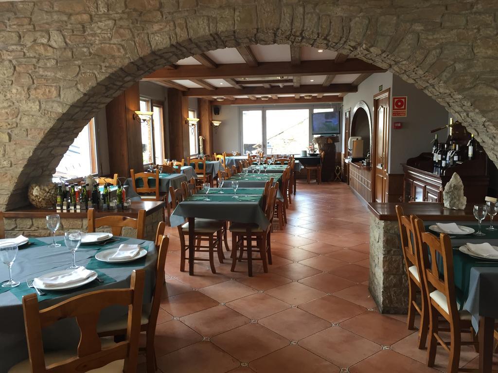 Hotel Roca Alp Bagian luar foto