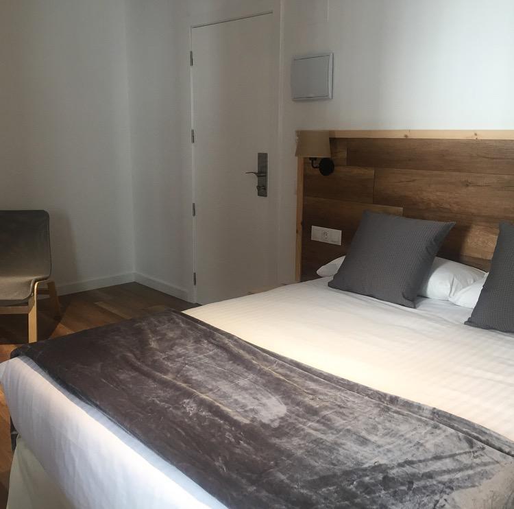 Hotel Roca Alp Bagian luar foto