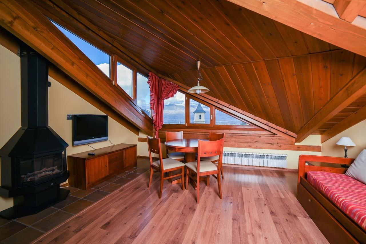 Hotel Roca Alp Bagian luar foto