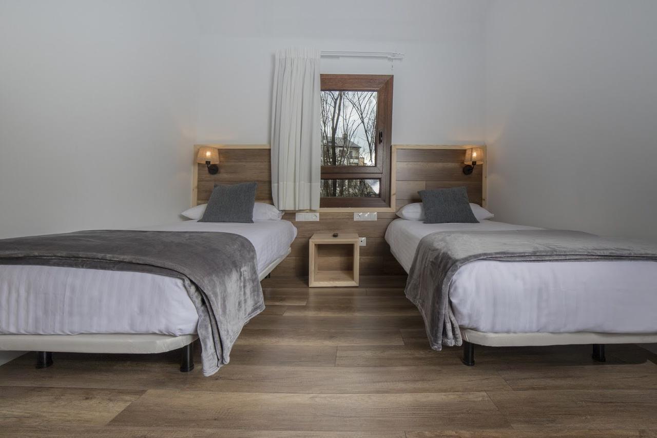 Hotel Roca Alp Bagian luar foto